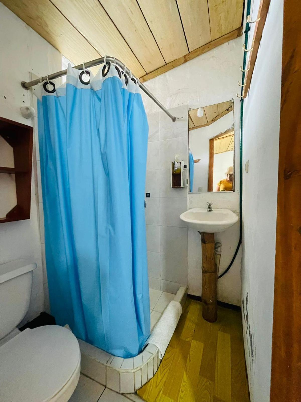 Hospedaje Darwin B&B Puerto Ayora  Buitenkant foto