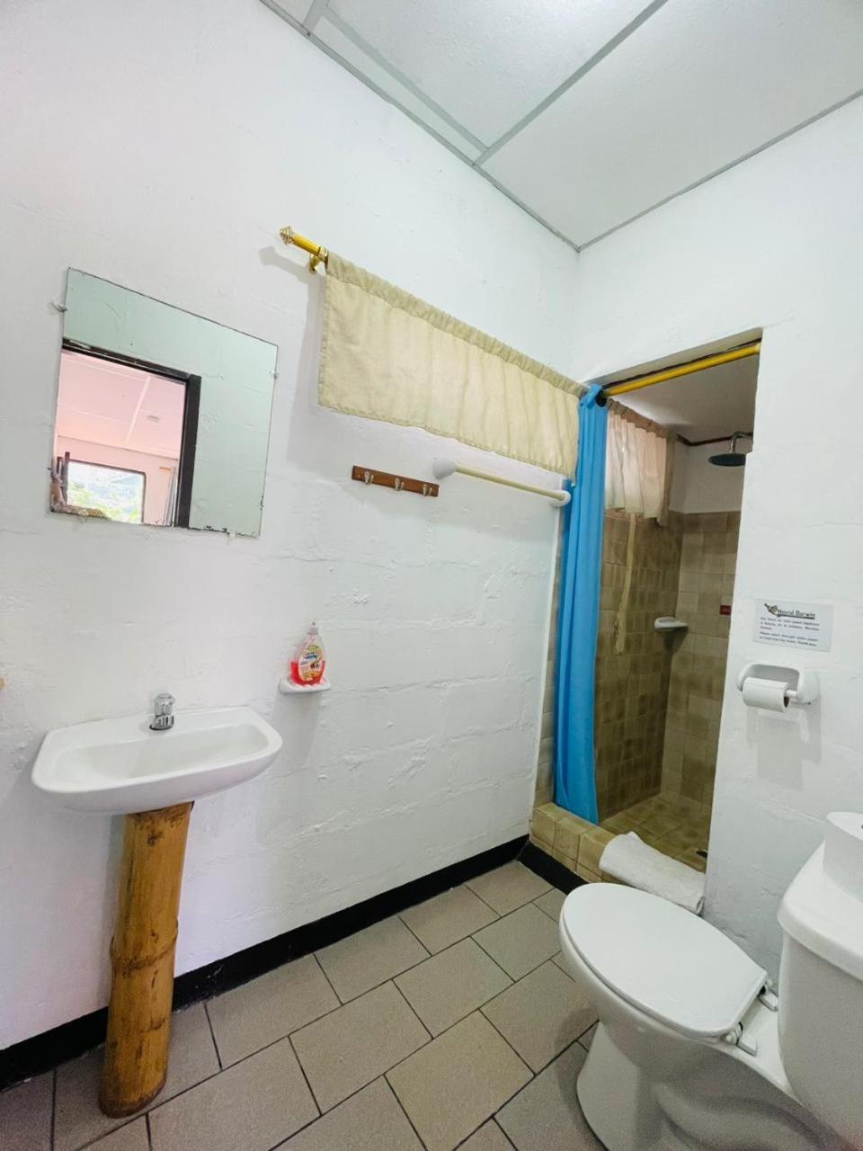 Hospedaje Darwin B&B Puerto Ayora  Buitenkant foto
