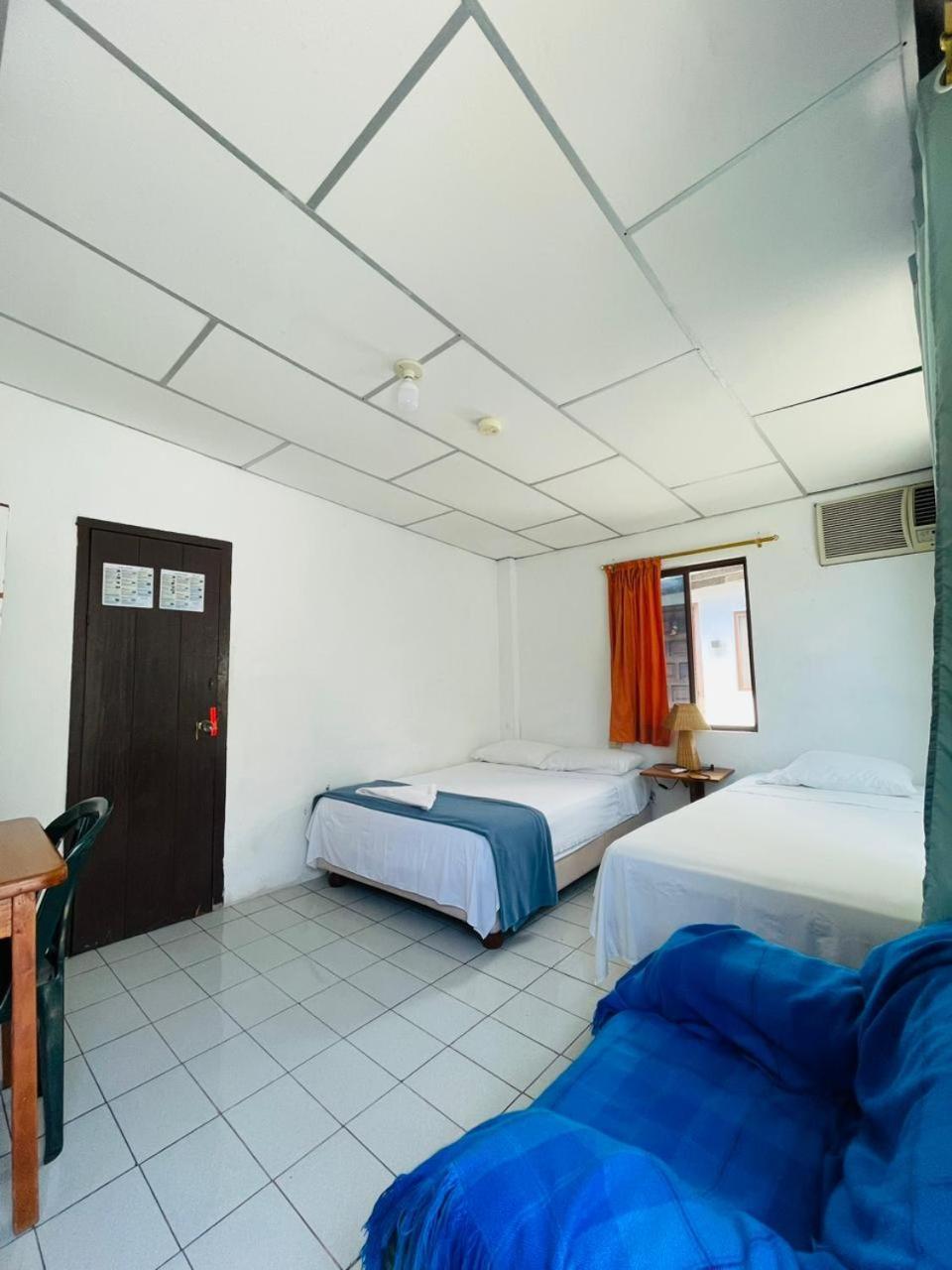 Hospedaje Darwin B&B Puerto Ayora  Buitenkant foto