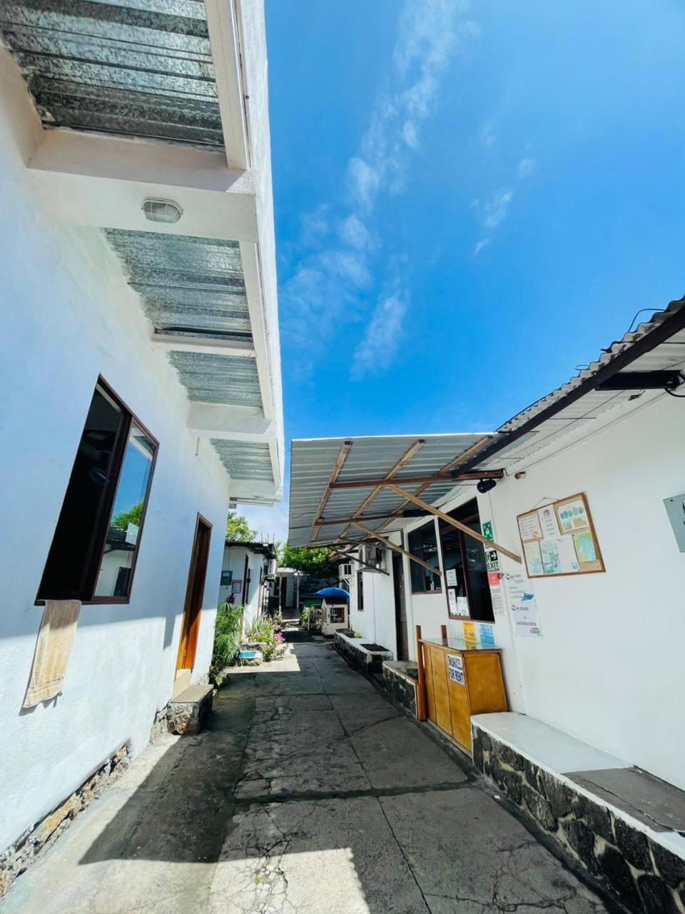Hospedaje Darwin B&B Puerto Ayora  Buitenkant foto