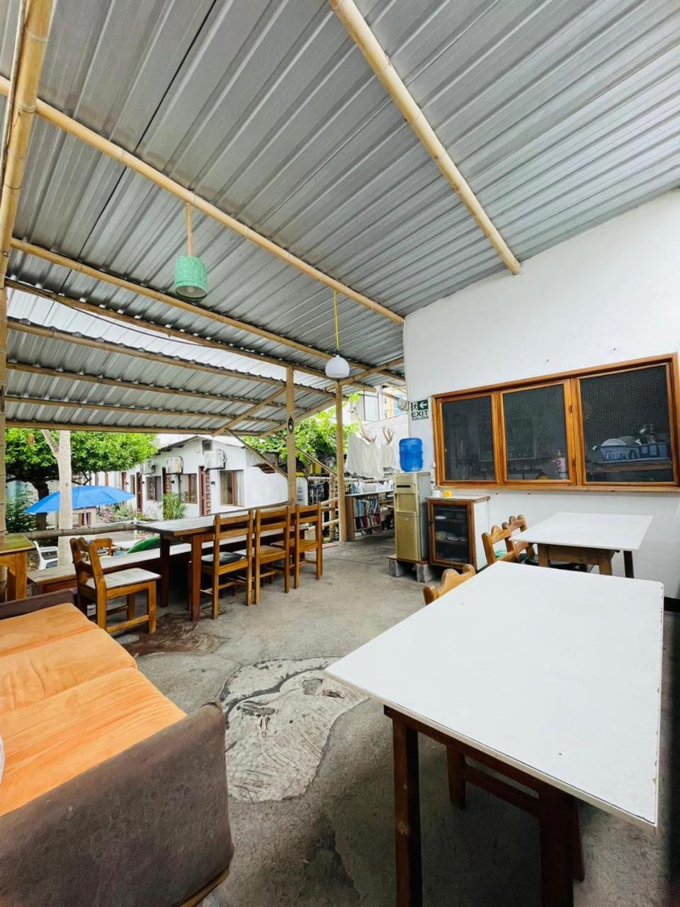 Hospedaje Darwin B&B Puerto Ayora  Buitenkant foto