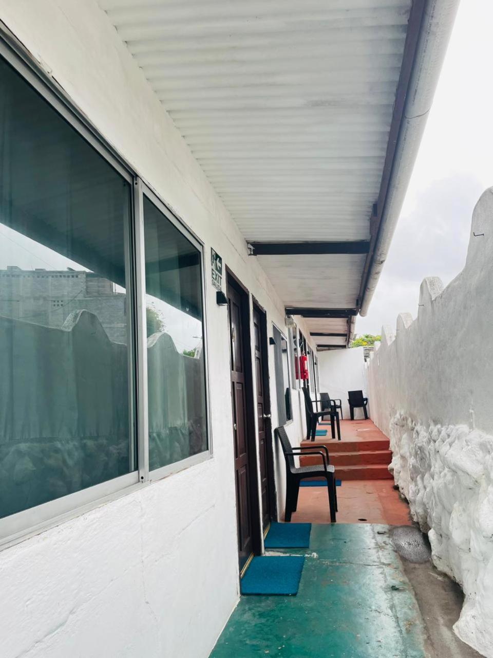 Hospedaje Darwin B&B Puerto Ayora  Buitenkant foto